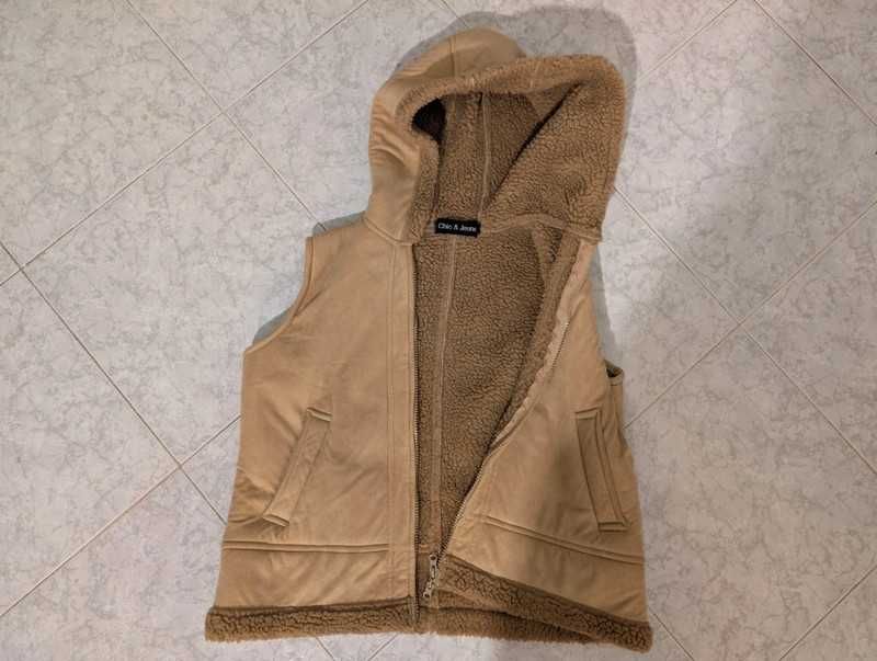 Casaco sem mangas peludo