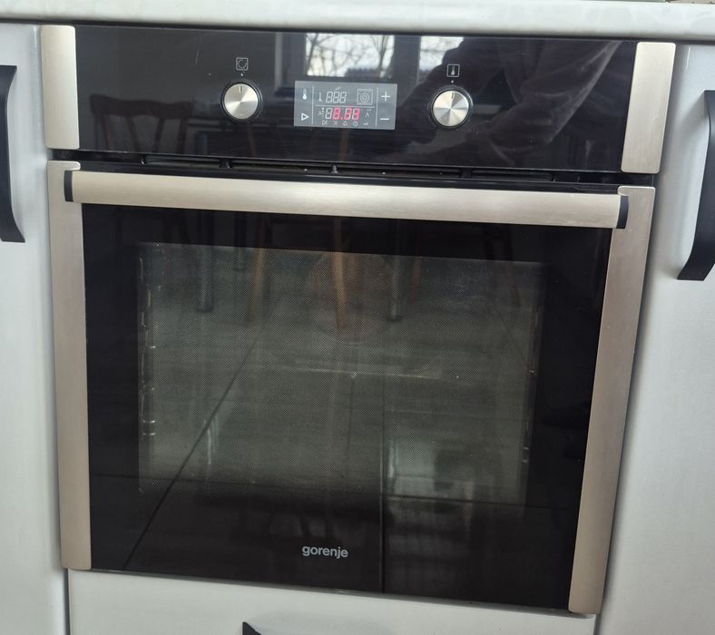 Вбудована духова шафа духовка вмонтована Gorenje