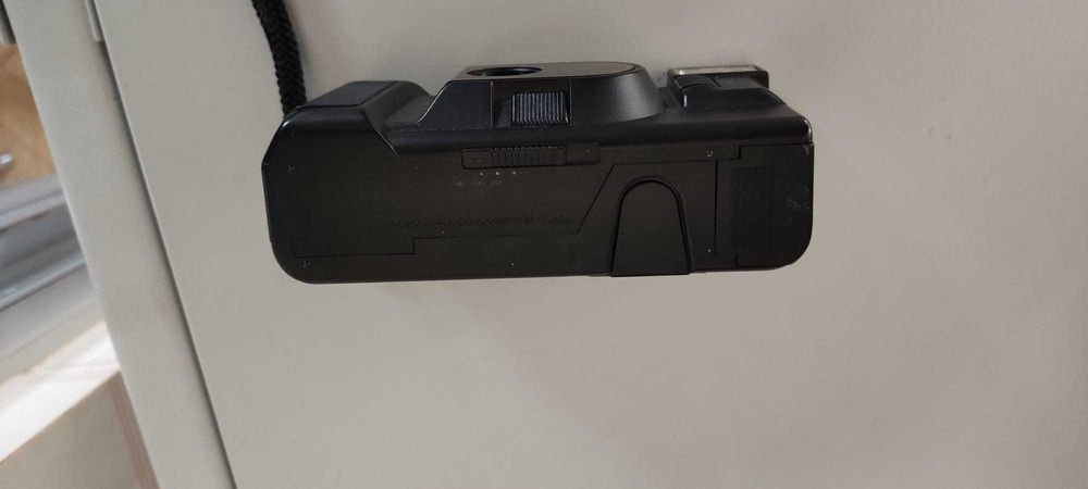 Máquina fotográfica Casio EF-8