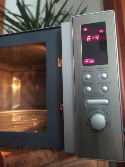 Мікрохвильова піч AEG