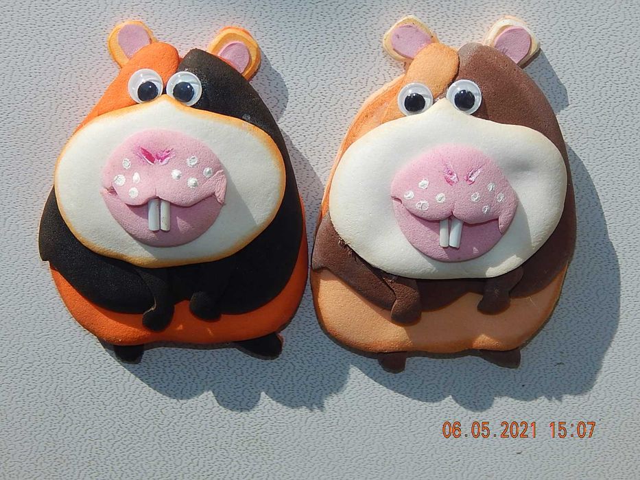 Сувенир. Магнит на холодильник морская свинка Норман (Шнобель). Кошки.