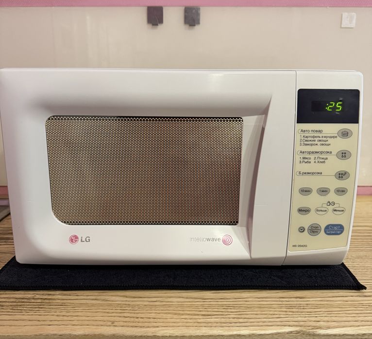 Мікрохвильова піч LG