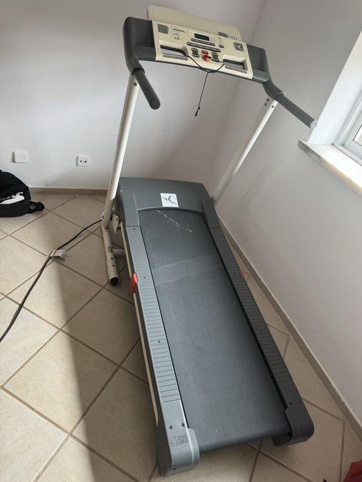 Passadeira Domyos  semi nova