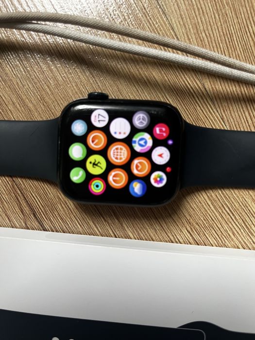 Apple watch series 9, 45 mm alluminum & ceramic
