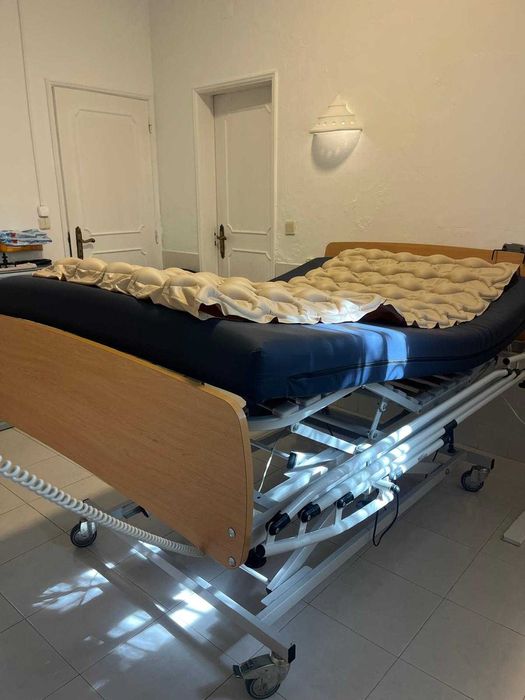 Cama Articulada Elétrica com Comando