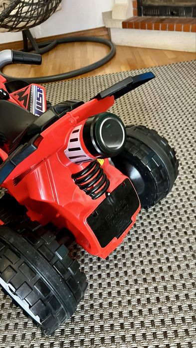 Mota quadriciclo Injusa The Beast 12V - impecavel com garantia