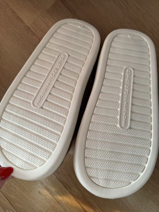 Kapcie nowe rozm. 40-41