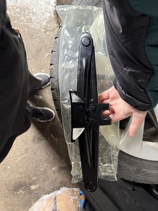 Домкрат Toyota!!