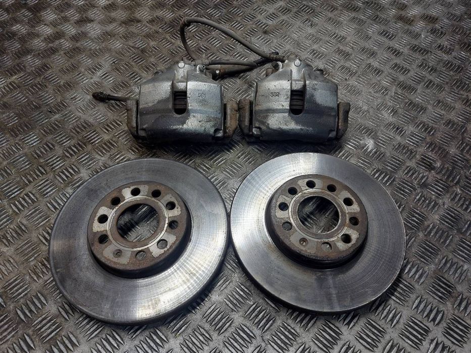 TARCZE HAMULCOWE PRZÓD + KLOCKI + ZACISKI VOLKSWAGEN GOLF V 1.9 TDI