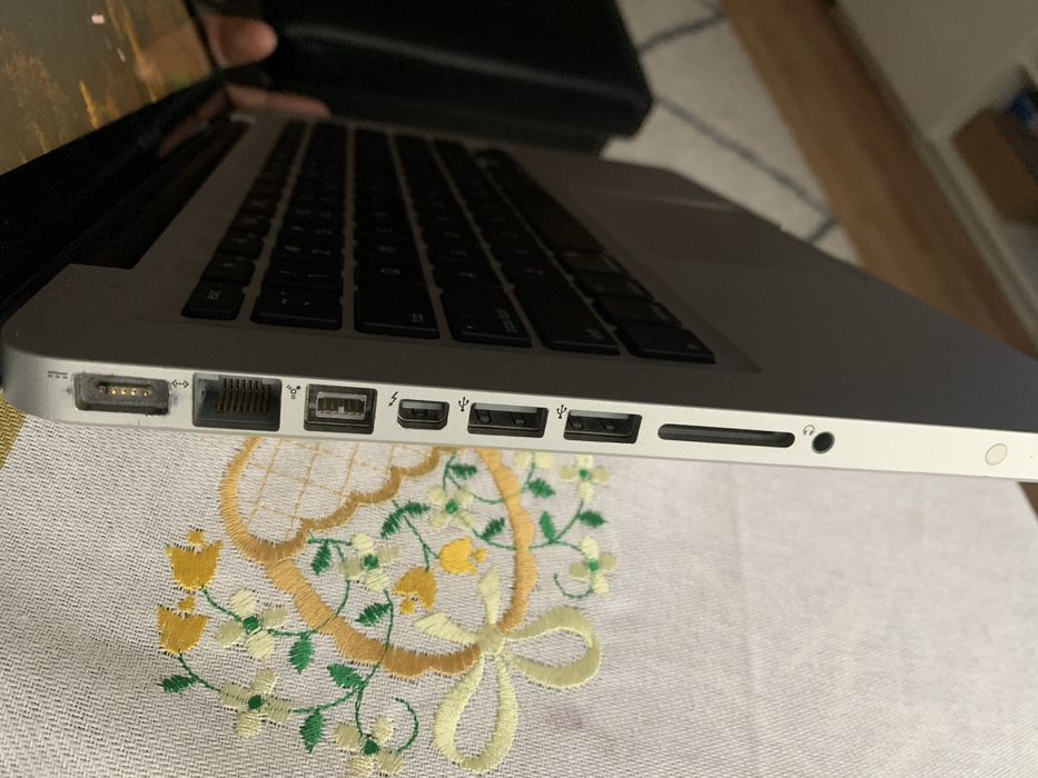 Macbook pro late 2011 13 polegadas com firewire e leitor de CD451855056414986241