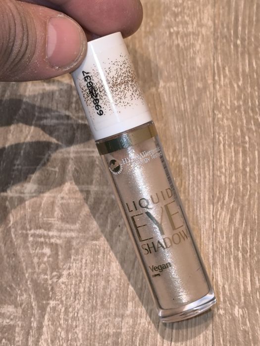 Bell HYPOAllergenic Liquid Eyeshadow/01 Solar Glow/Płynny cień do powiek/50% produktu w opakowaniu/Tanio