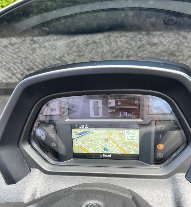 Yamaha NMAX Tech MAX 125 – 2025 | Estado Impecável | Apenas 4.000 km