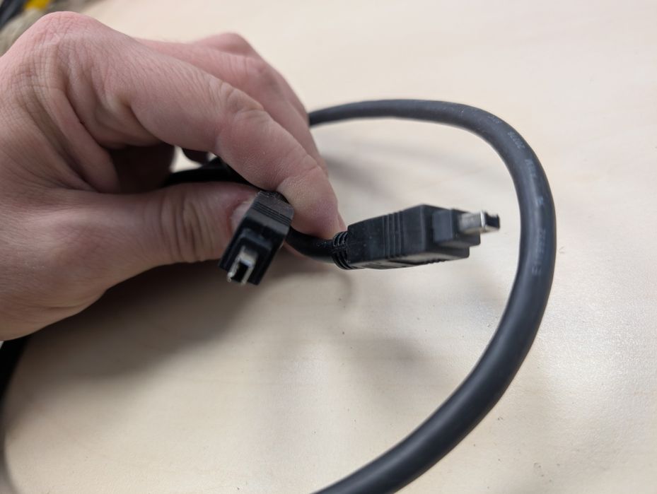 Кабелі FireWire 4pin, 6pin