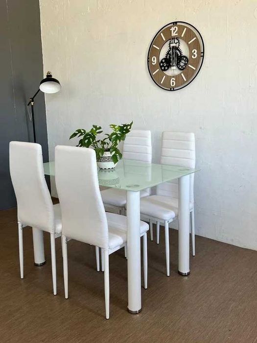 Mesa branca nova com 4 cadeiras - envio gratis
