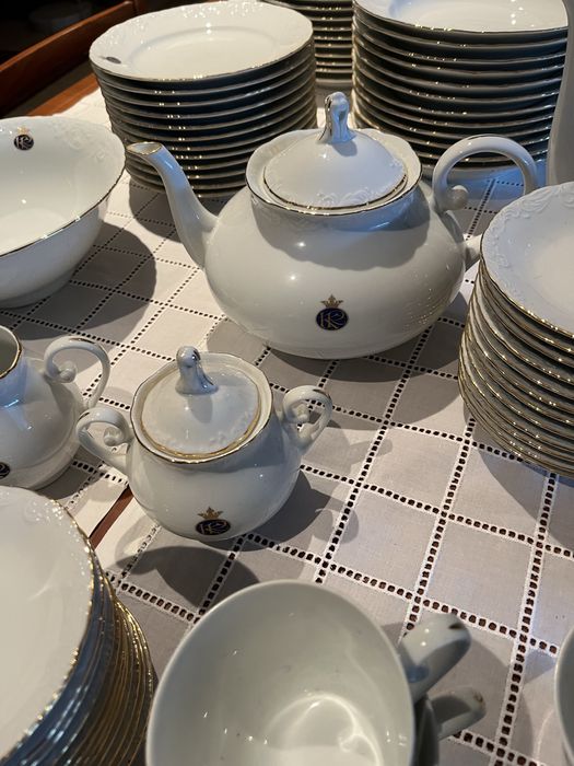 Serviço completo ( 93 peças) de porcelana inglesa George V