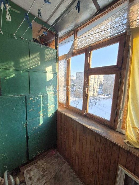 Продам велику 3к квартиру на середньому поверсі поряд Дніпро Миколайчука 13 Березняки Русанівка Лівобережна Дарниця Позняки