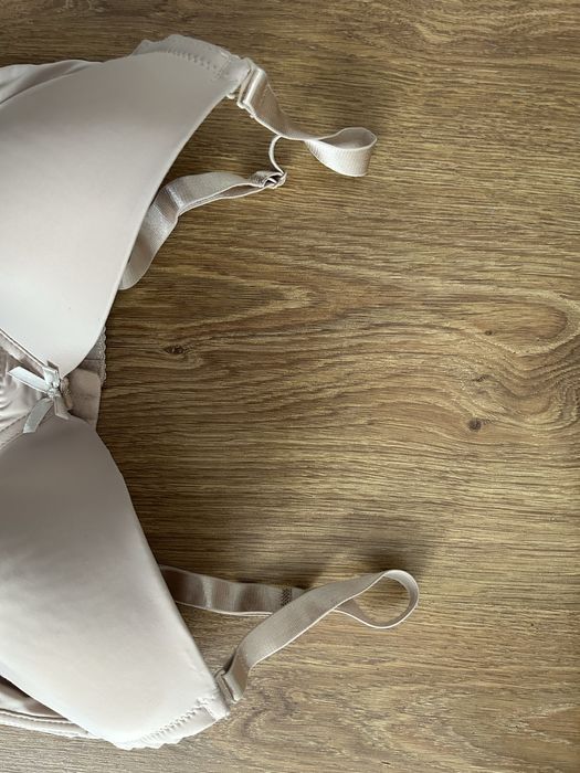 Biustonosz Beżowy Rozmiar 36D