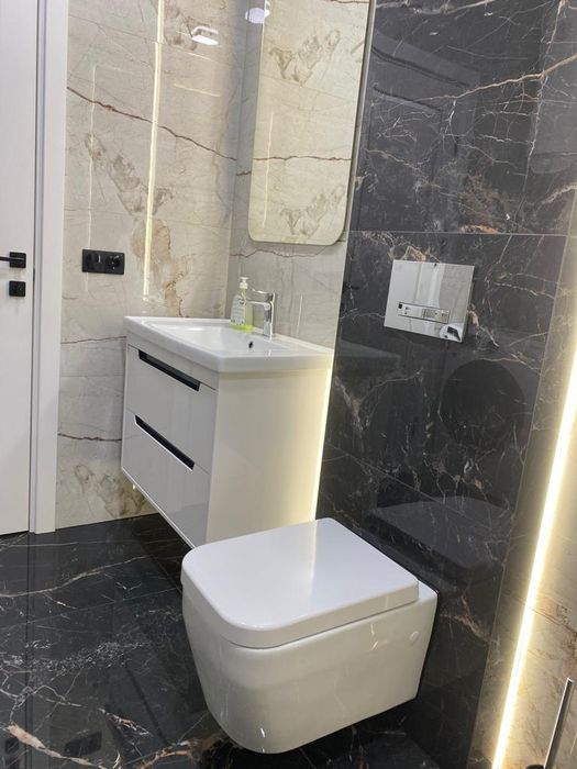 Подобово біля обласної лікарні