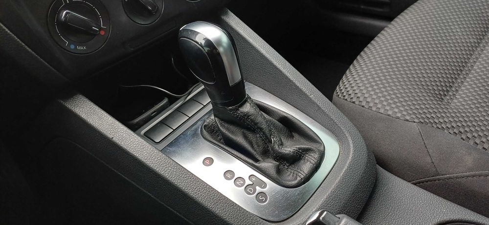 Volkswagen Jetta 2.0 Автомат 2012 року в гарному стані