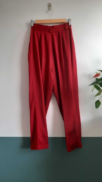 Czerwone  eleganckie spodnie z wyższym stanem damskie S