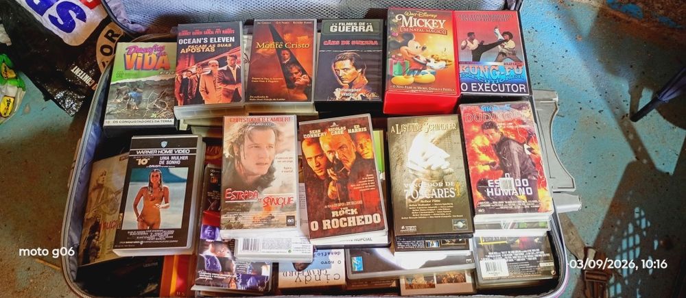 Dezenas de cassetes VHS 20 cêntimos cada uma