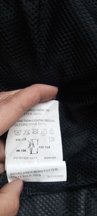 Czarna męska kurtka wiatrówka
