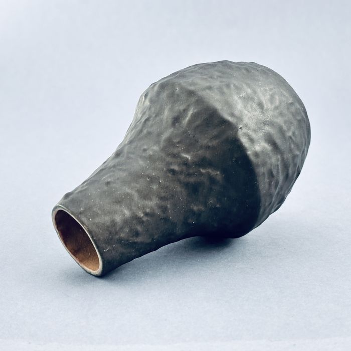 lata 60-te piękny wazonik ceramiczny