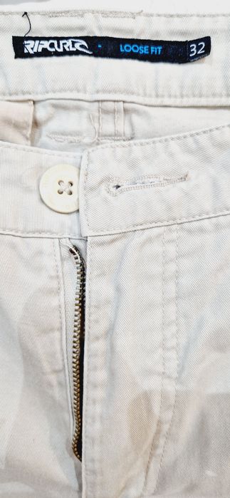 Roupa de marca semi- novas.