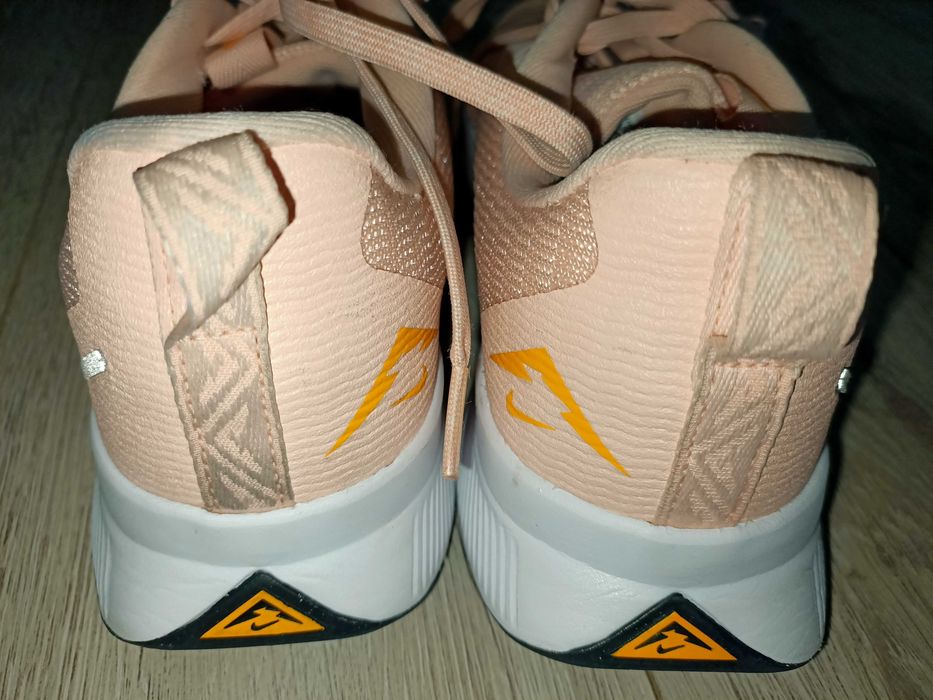 Nike buty damskie trailowe Jupiter Trail 3 rozm. 41