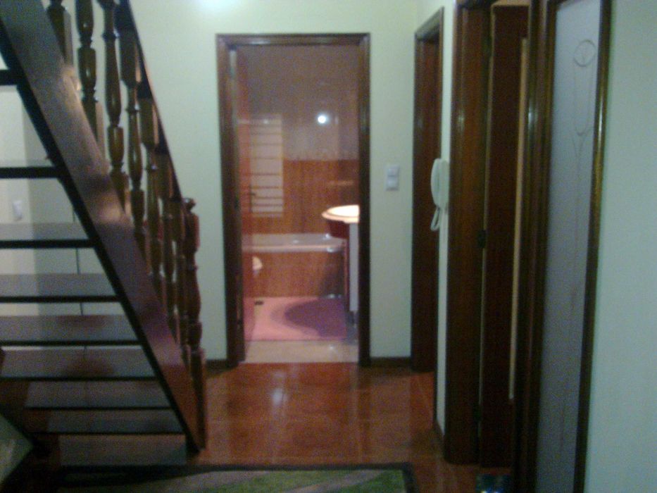 Andar Moradia T2 com aproveitamento de sótão