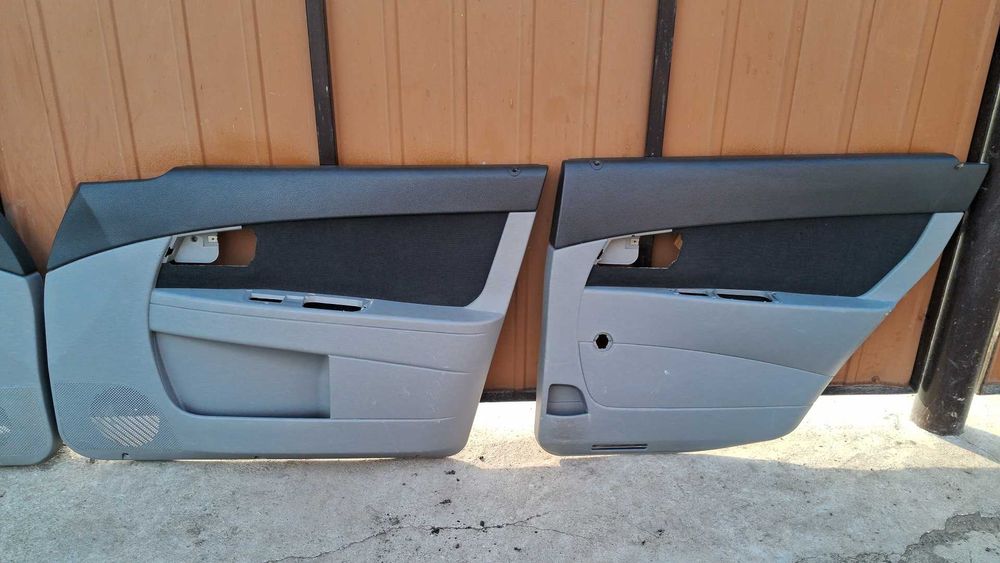 Дверні карти пріора ваз 2170-2172 в гарному стані