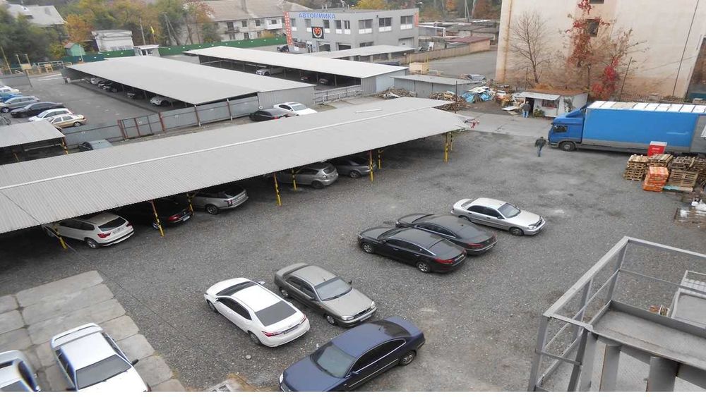 автостоянка з навісами  на  47місць , 95квартал