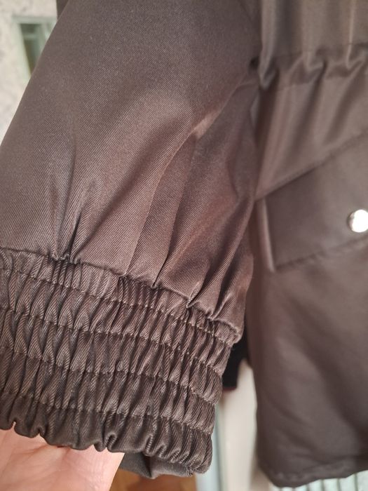 Продам парку с натуральним мехом чернобурки