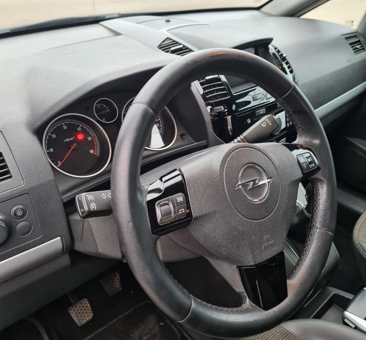 Opel Zafira b 1.9  150к.с. дизель 2010р