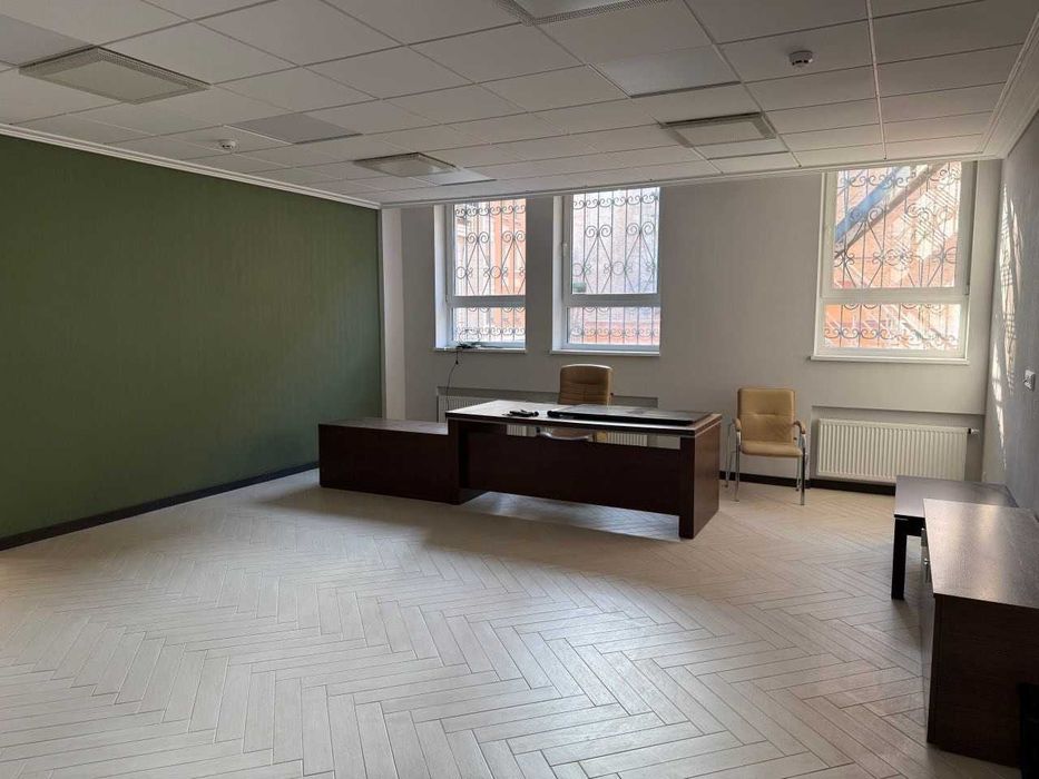 Центр. Шота руставелі. 142 м². Офіс з ремонтом