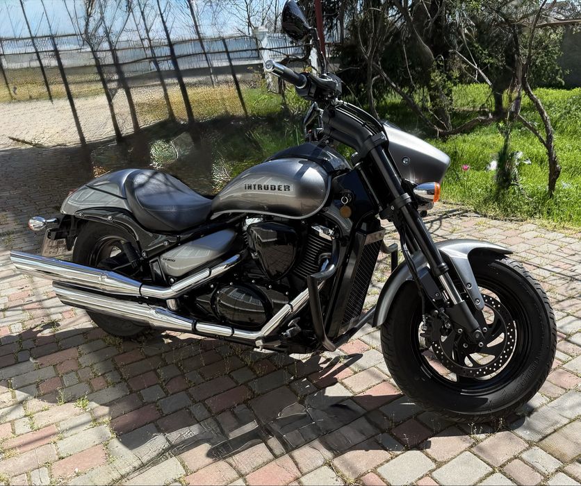 Suzuki Intruder (M50) boulevard