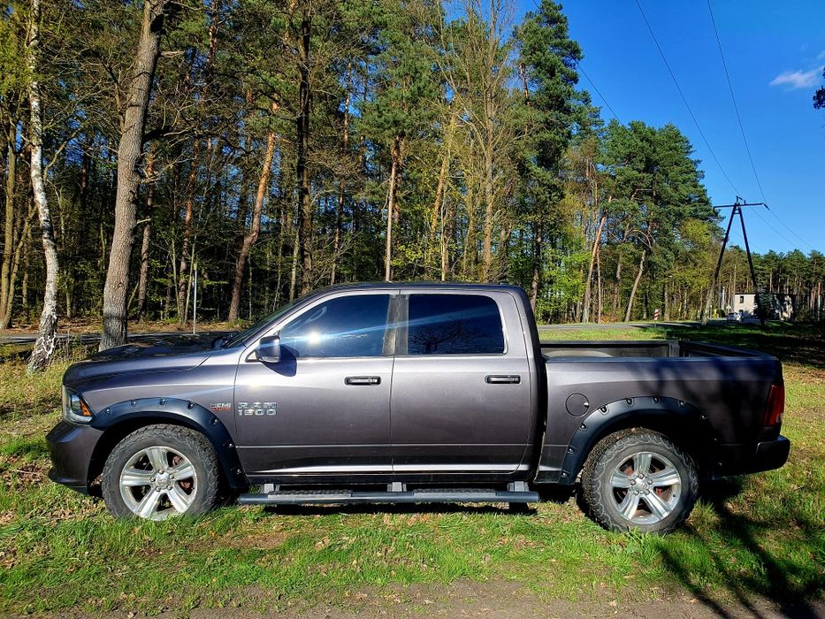 Dodge Ram Sport skóra 4x4 zamiana na motocykl lub Challengera