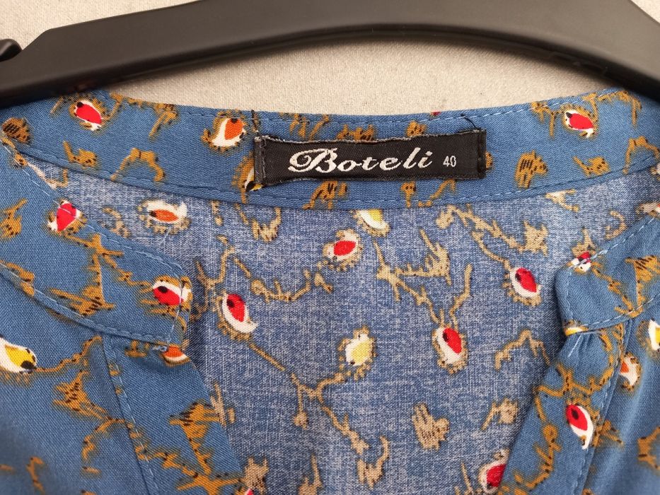 Blusa azul da Boteli