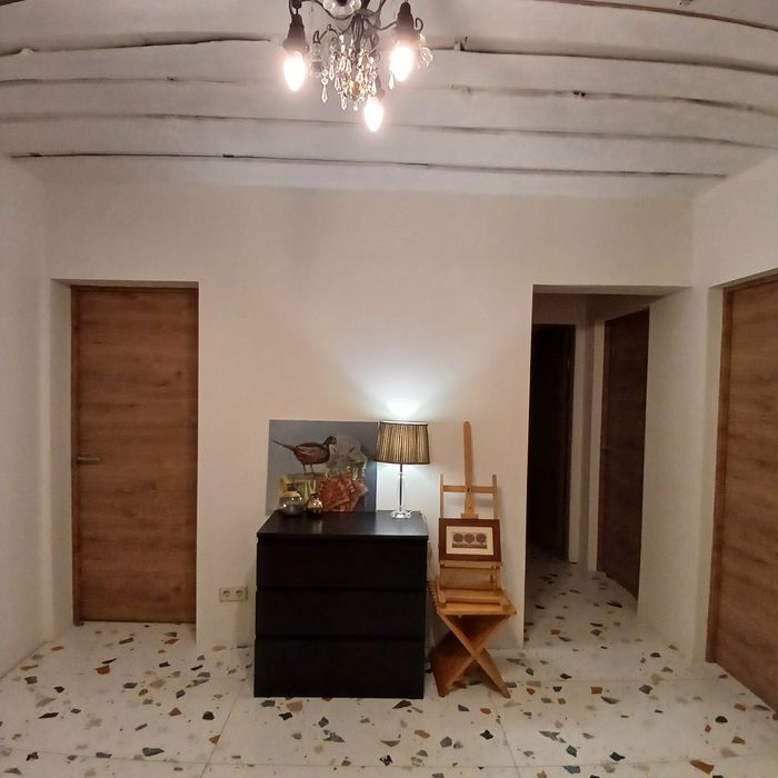 Будинок біля Лісу та Озера. Відновлений, зручний, сучасний.