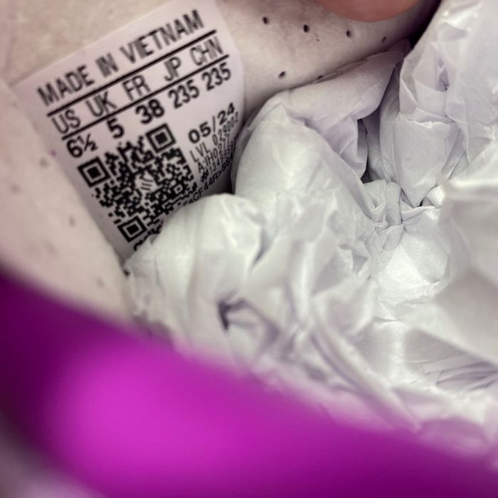 ih0277 Оригінал нові оригінал жіночі кеди adidas gazelle indoor purple