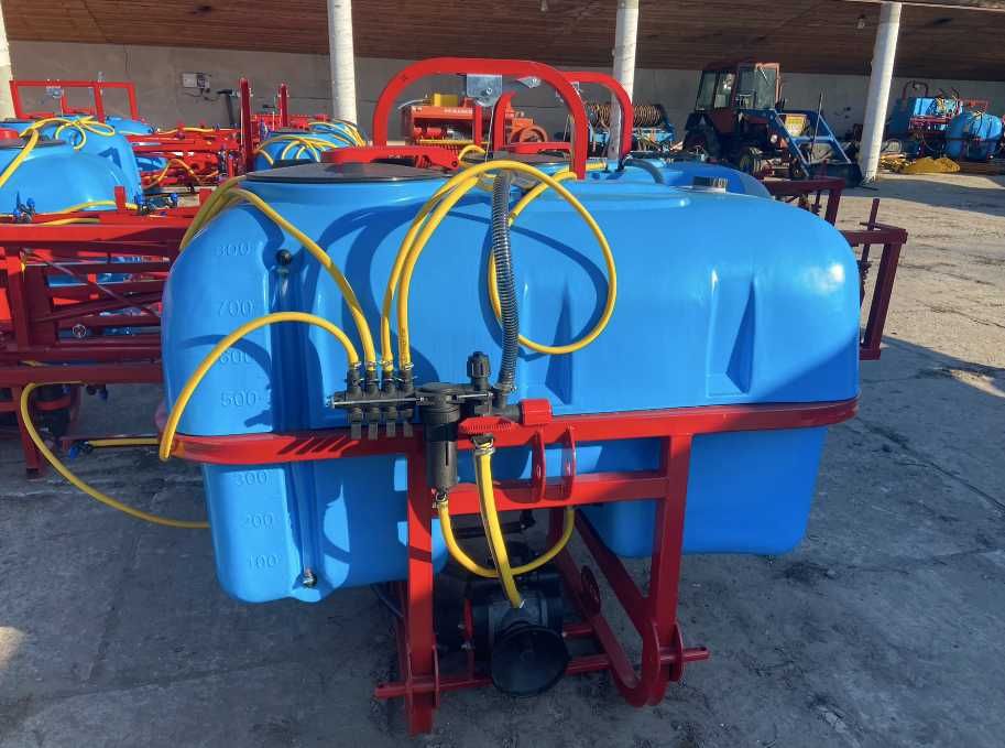 Оприскувач навісний Wirax 800 л захват 14 м для трактора