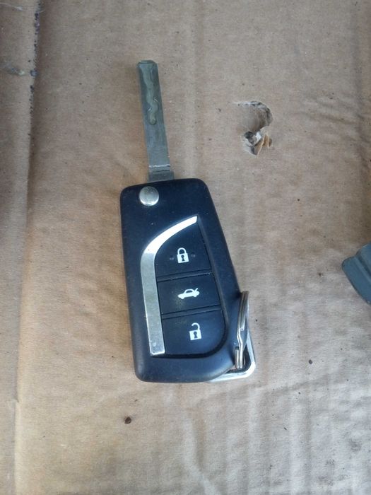 toyota AURIS II 13-18 1,4 d-4d 90 km komputer zestaw startowy immo