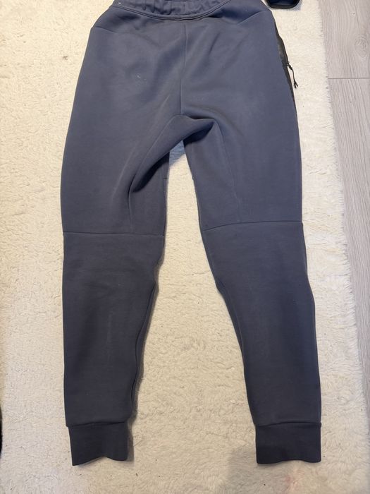 nike tech flece w bardzo dobrym stanie jest zemna 2 miesiace