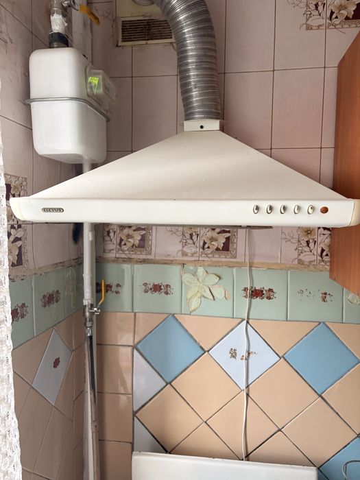 Продам кухню 170см +газова плита і Витяжка