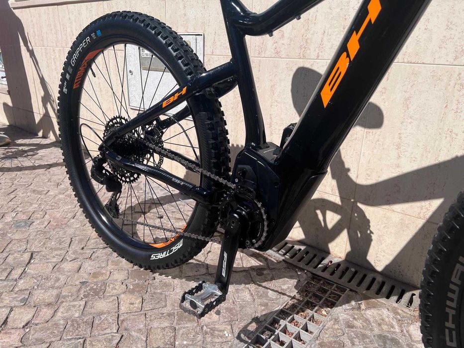 Bicicleta elétrica BH ATOMX – Apenas 556 km – Excelente Estado