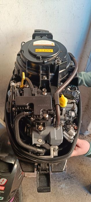 Silnik zaburtowy czterosuw suzuki  9.9