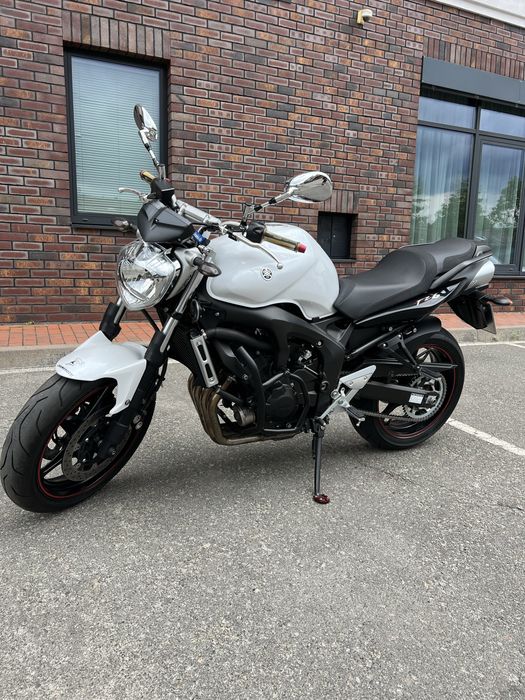 Продам мотоцикл в гарному стані Yamaha fz6 Fazer  повністю все обслужине