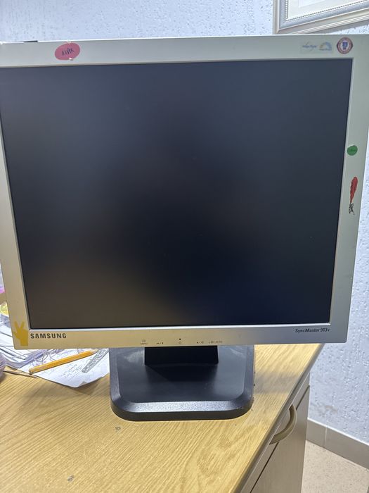 Манитор  Самсунг 913 v