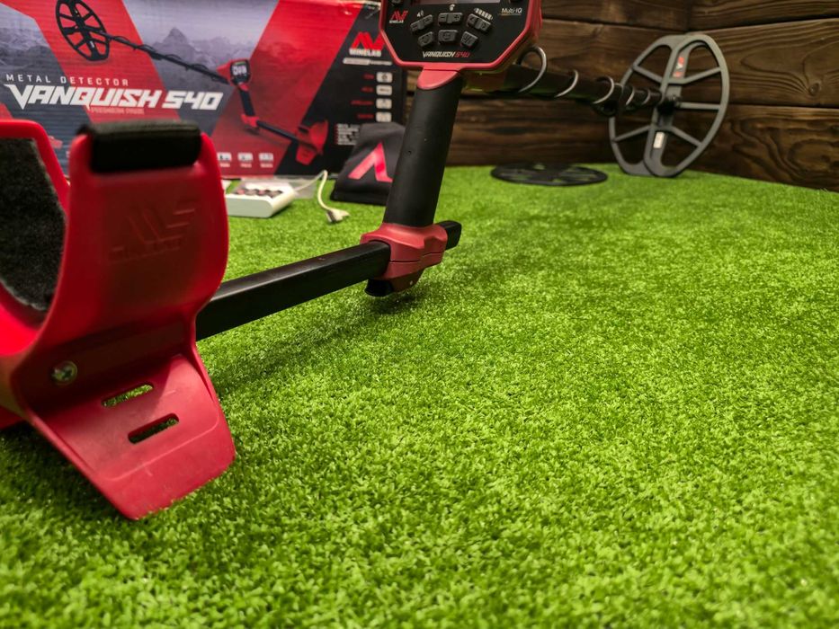 Металошукач Minelab Vanquish 540 Multi-IQ
