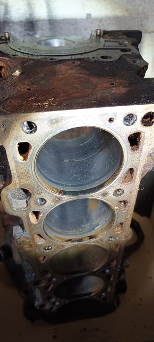 Blok silnik 2.3ng audi 80